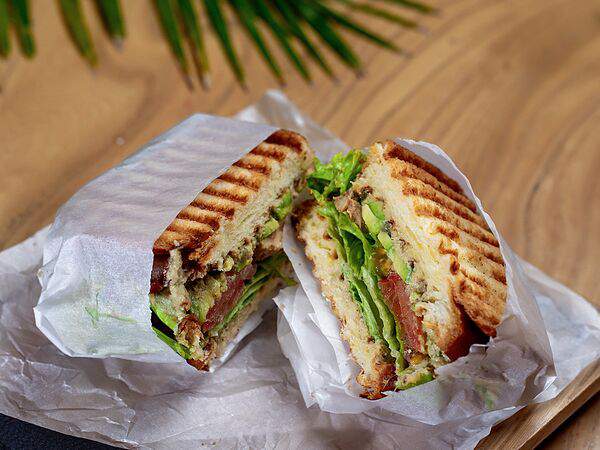 Waves - Санд с цыпленком тандури (остро)