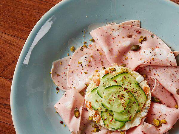 Сыроварня - Оливье с Мортаделлой