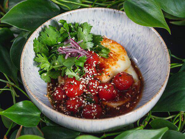 Charlie - Севиче из томатов черри с жареным сулугуни