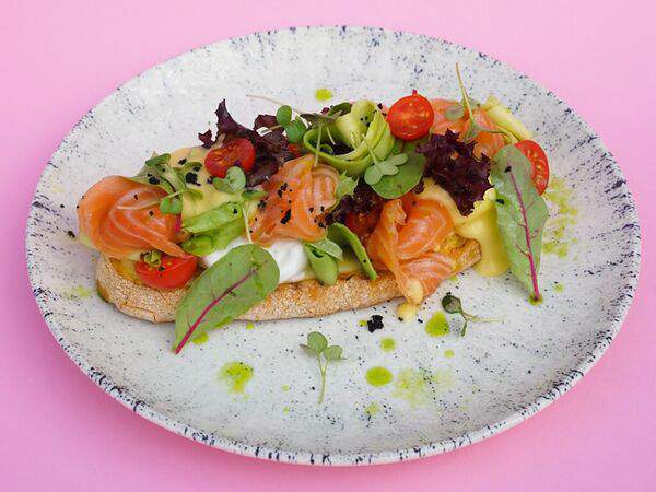 Sisters Coffee & Wine - Чиабатта с лососем