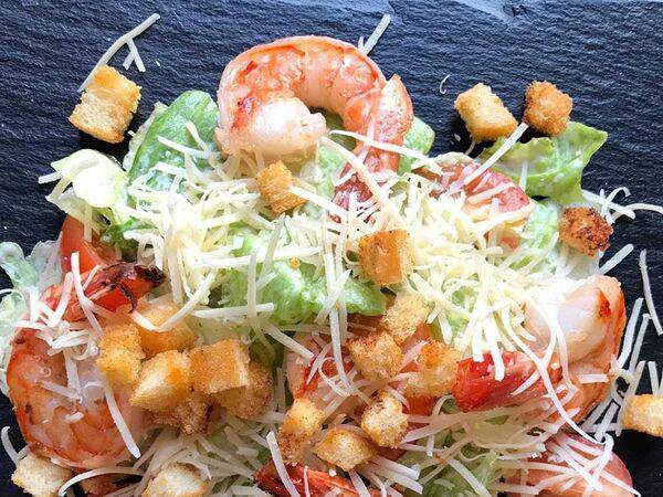 Хомяк - Салат Цезарь С Тигровыми Креветками