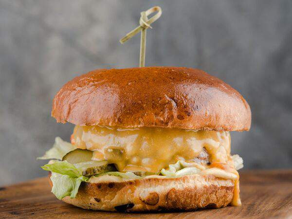 Бургерология - Бургер Стажер Сыров Премиум