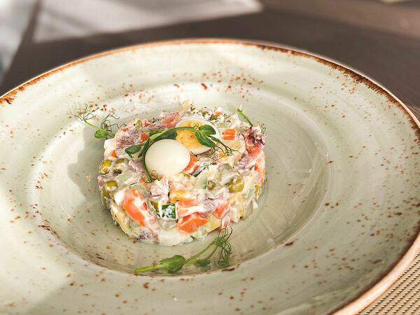 Русь - Салат Оливье с телячим языком