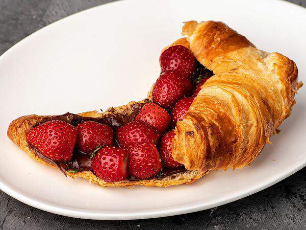 Кофефорния - Круассан Клубника-Нутелла
