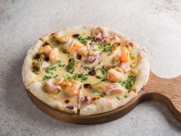 Море рядом - Пицца с морепродуктами из дровяной печи