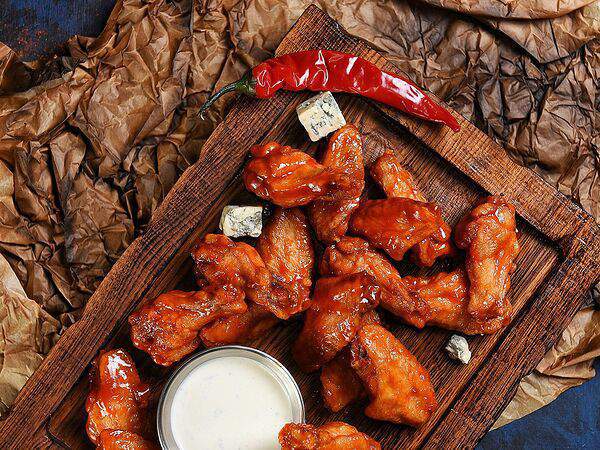 Смокерная BBQ - Чили с соусом Блю Чиз