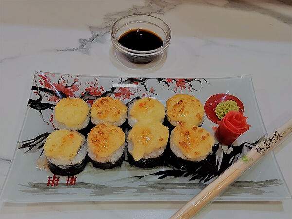 Банный ресторан Свежесть - Роллы Свежесть с креветкой, запечённые