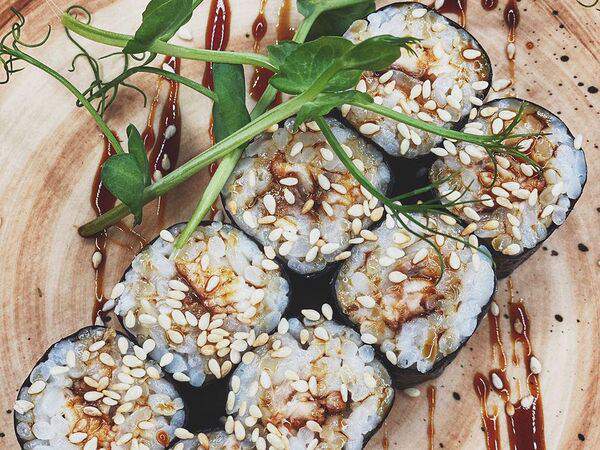 Chocolate lounge cafe - Ролл с угрем