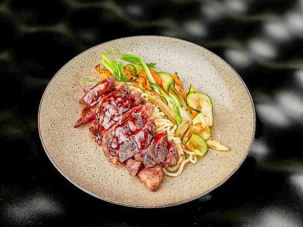 Mio - Говядина с лапшой удон