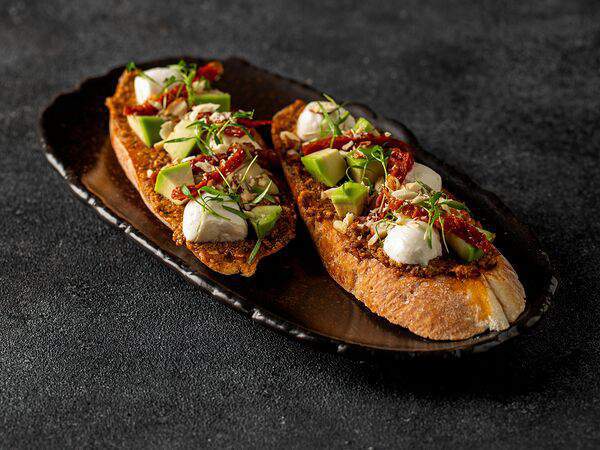 Секреты - Брускеты с песто из вяленных томатов