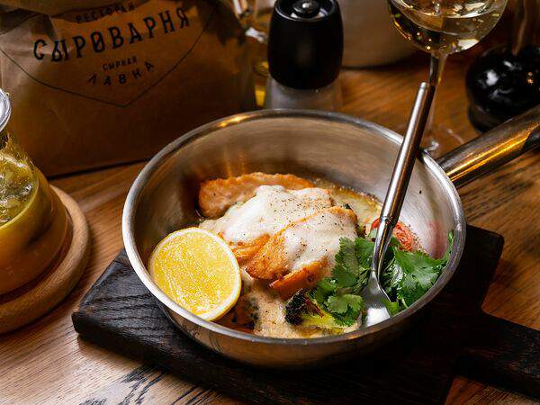 Сыроварня - Лосось с брокколи и сыром Моцарелла