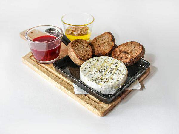 Кафе Ландау - Камамбер на гриле