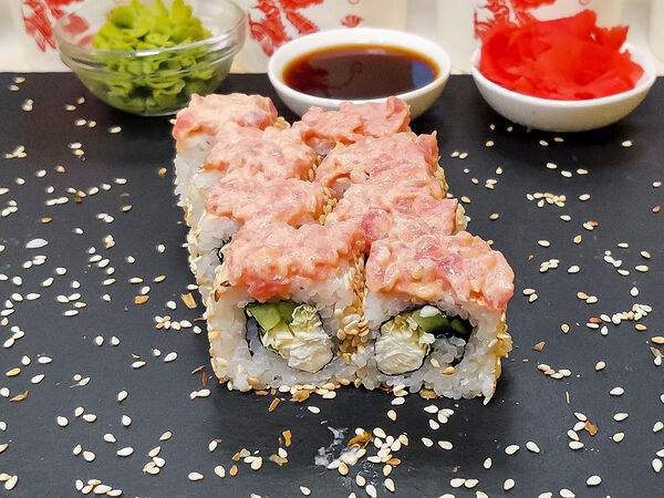 Wok & Sushi - Ролл Острый тунец