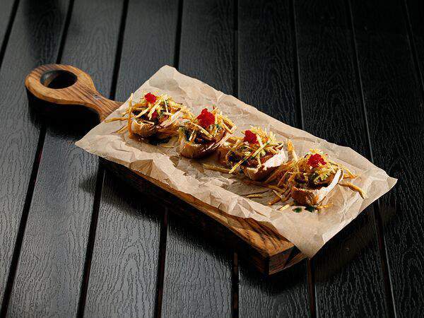 Mojo Bar - Брускетта с карамельным тунцом