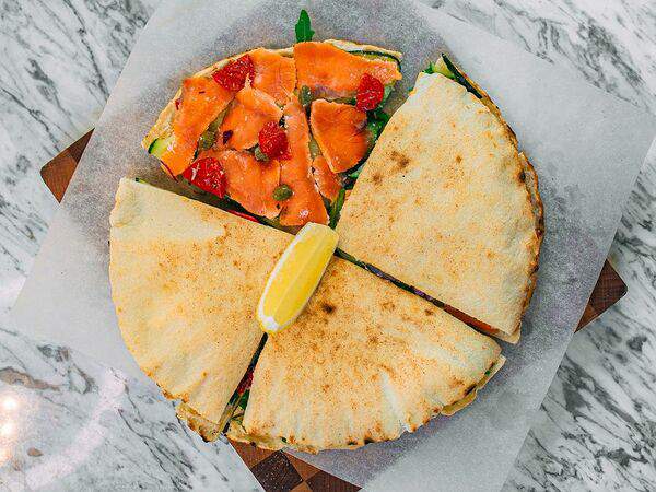 Городское кафе Дружба - Сэндвич Дружба с малосольным лососем