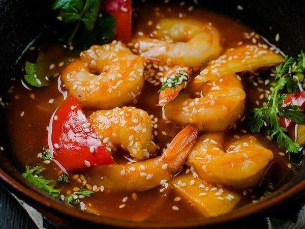 Маймун - Креветки с овощами в сливочно-томатном соусе