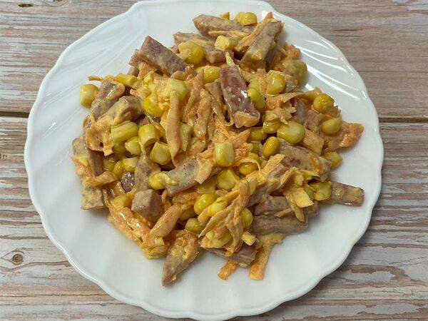 Сарафан - Салат с копченой колбасой и морковью