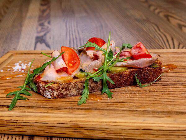 Verona - Брускетта с ростбифом