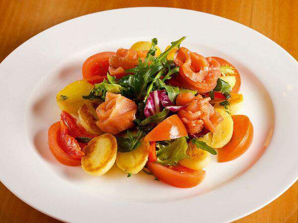 Pasta Uno - Салат с маринованным лососем