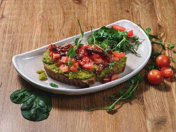 Огород Новый Центр - Тост с авокадо и томатом