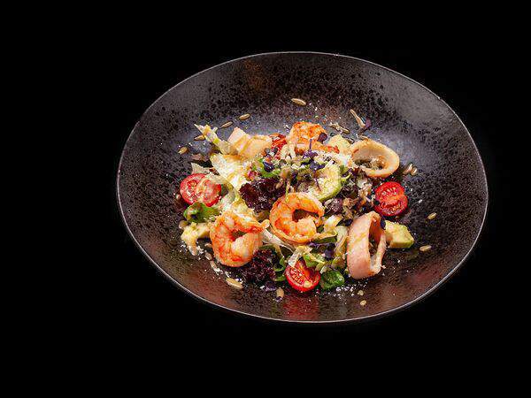 Греко гриль бар - Салата мэ гаридес кэ каламари