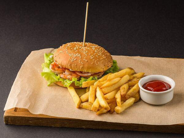 Harat's Irish Pub - Бургер с креветками