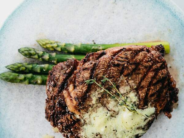 Причал - Стейк Рибай Black Angus со спаржей