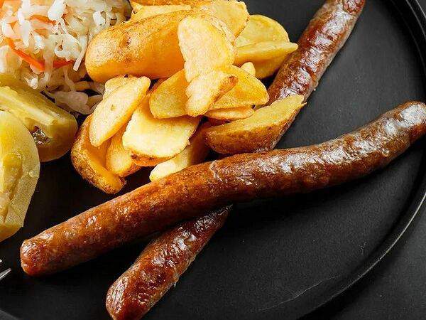 Beer Lab - Домашние колбаски с печеным картофелем и соленьями