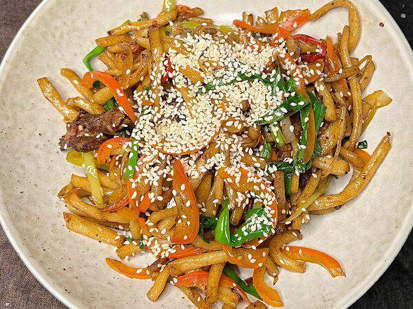 Vo Dvore - Ганбян Цомян