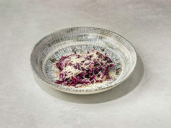 Гастробар Море - Красная капуста с водорослями и пармезаном