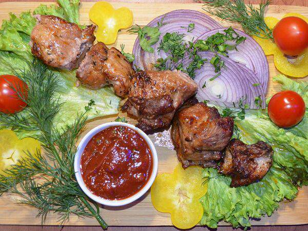 Вдали от жен - Шашлык из cвинoй шейки на мангале