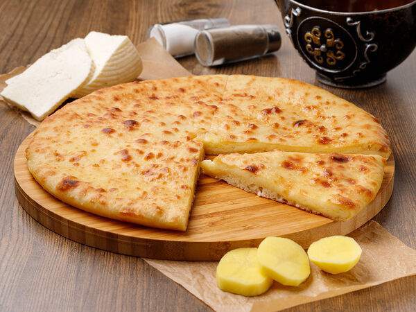 Осетинские пироги - Осетинский пирог с картошкой и сыром