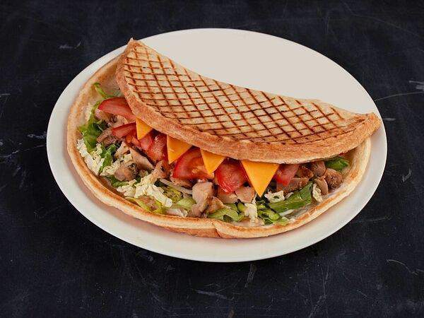 Сosmos - Закрытая пицца Цезарь