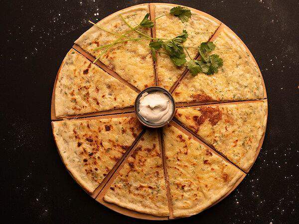 Steklo Grill & Bar - Хычин с сыром и зеленью