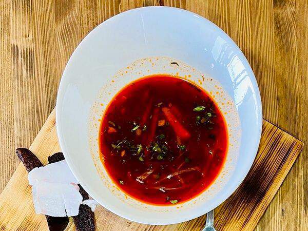 Bizon Grill Pub - Суп Чаудер со слабосоленой семгой и сметаной