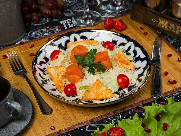 Чайхона lounge - Салат Цезарь с сёмгой