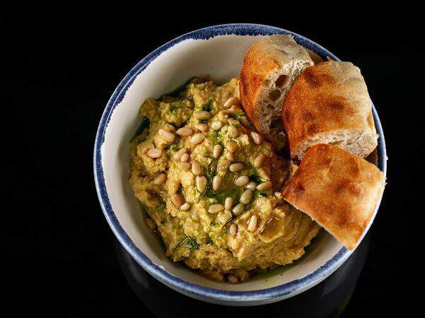 Едаеда - Хумус с кедровыми орешками