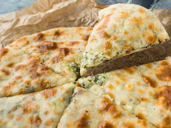 Батони - Хачапури с сыром тархуном и зеленью