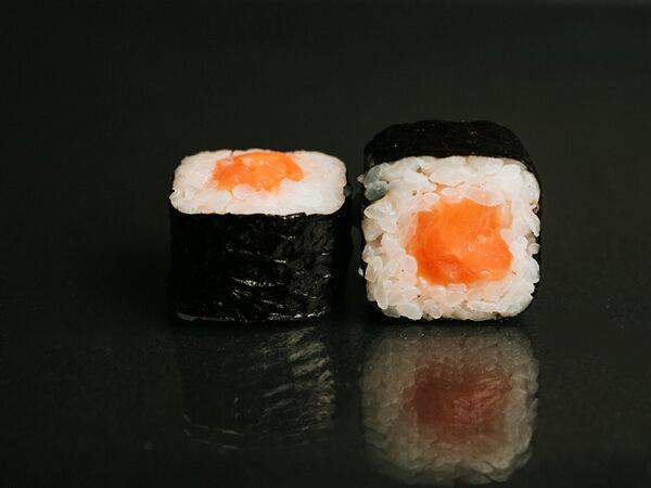 Wasabi - Ролл с лососем