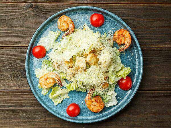 Чучвара, мангал и печи - Цезарь с креветками с мангала