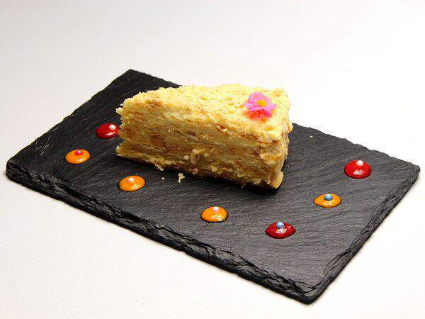 Гости - Торт Наполеон