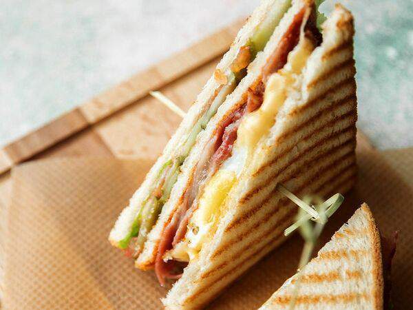 Бобы - Сендвич с ветчиной