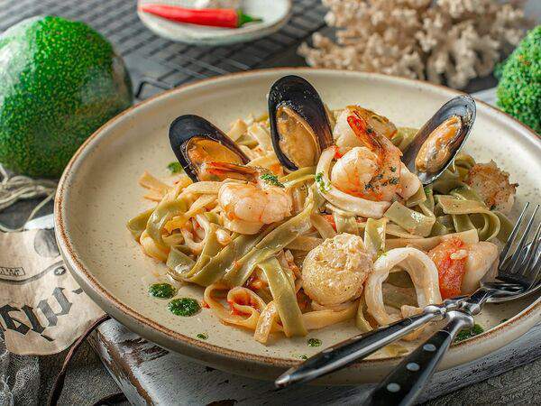 Вепрево колено - Паста с морепродуктами