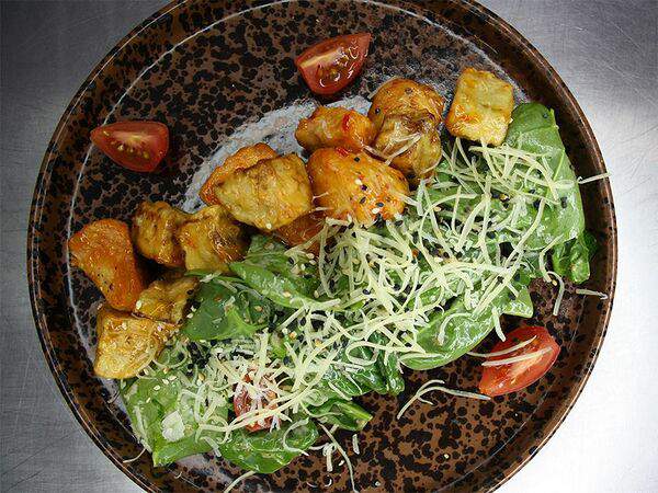 Publo EscoBar - Салат Теплый с курицей и хрустящими баклажанами