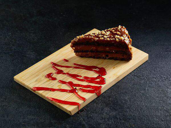 Leo shaverma and bar - Торт Сникерс