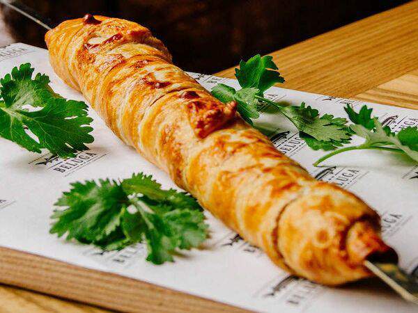 Белуга - Хачапури с томатом и сыром