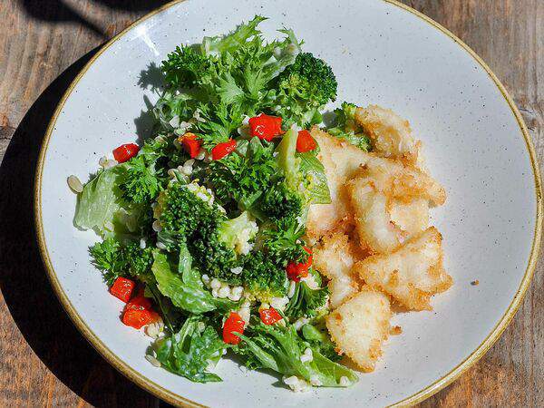 Zoom cafe - С обжаренным кальмаром, булгуром и брокколи (салат)