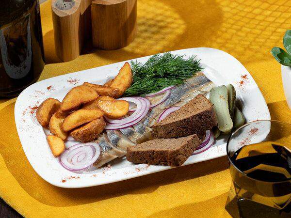 Бекон Restobar - Селедочка с картофелем