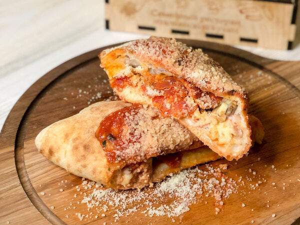 Траттория la casa - Пицца Кальцоне Неаполитано