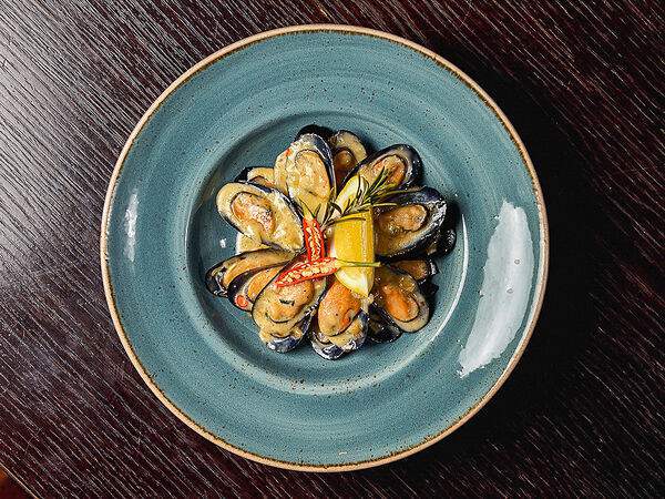 Harat's Irish Pub - Мидии в сливочном соусе